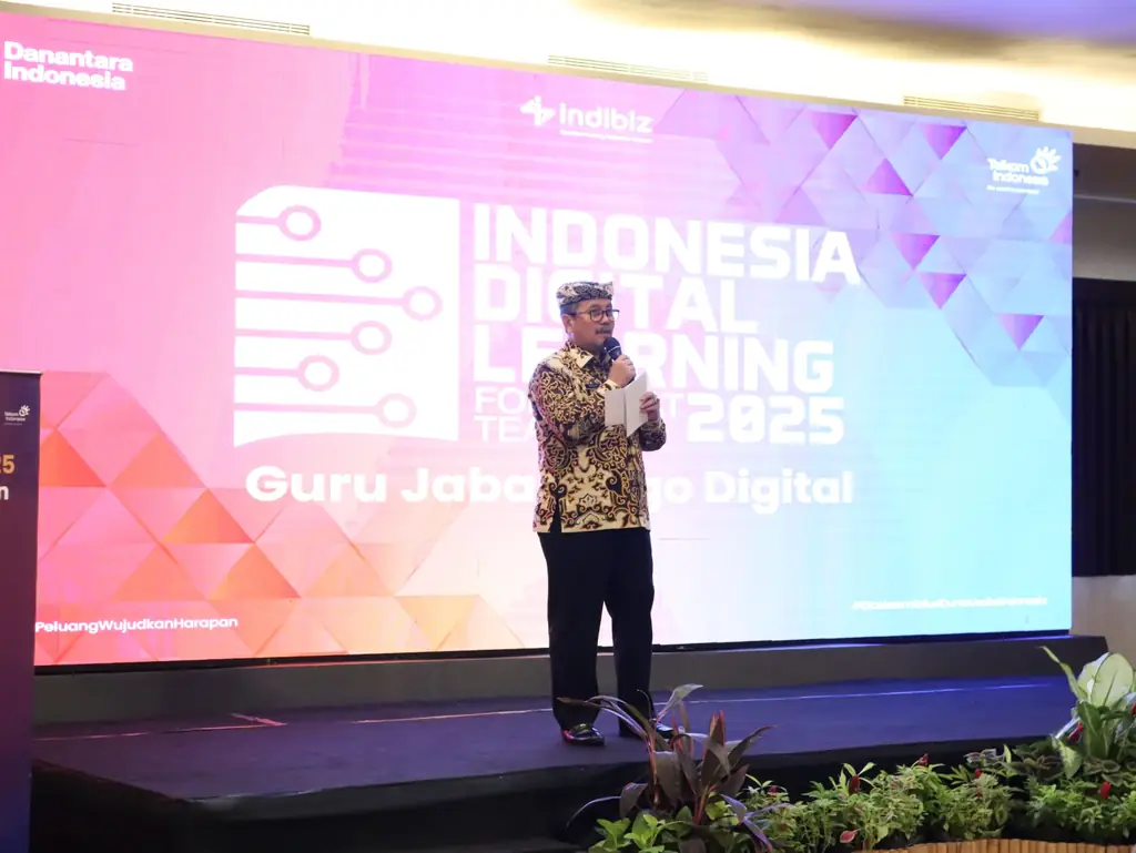 Bupati Cirebon Dukung IDL 2025 Telkom, Latih 100 Guru Digital
